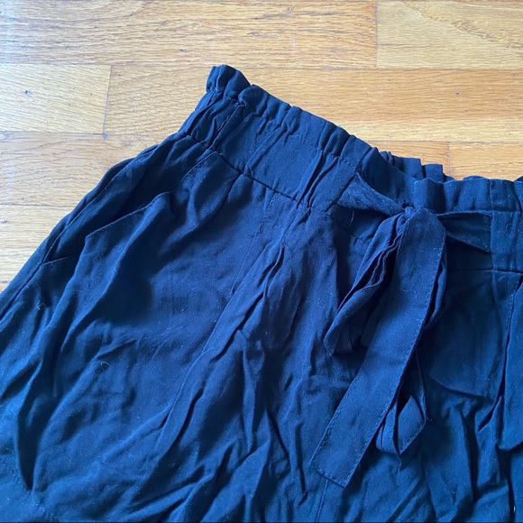 Paper bag shorts - Picture 2 of 3